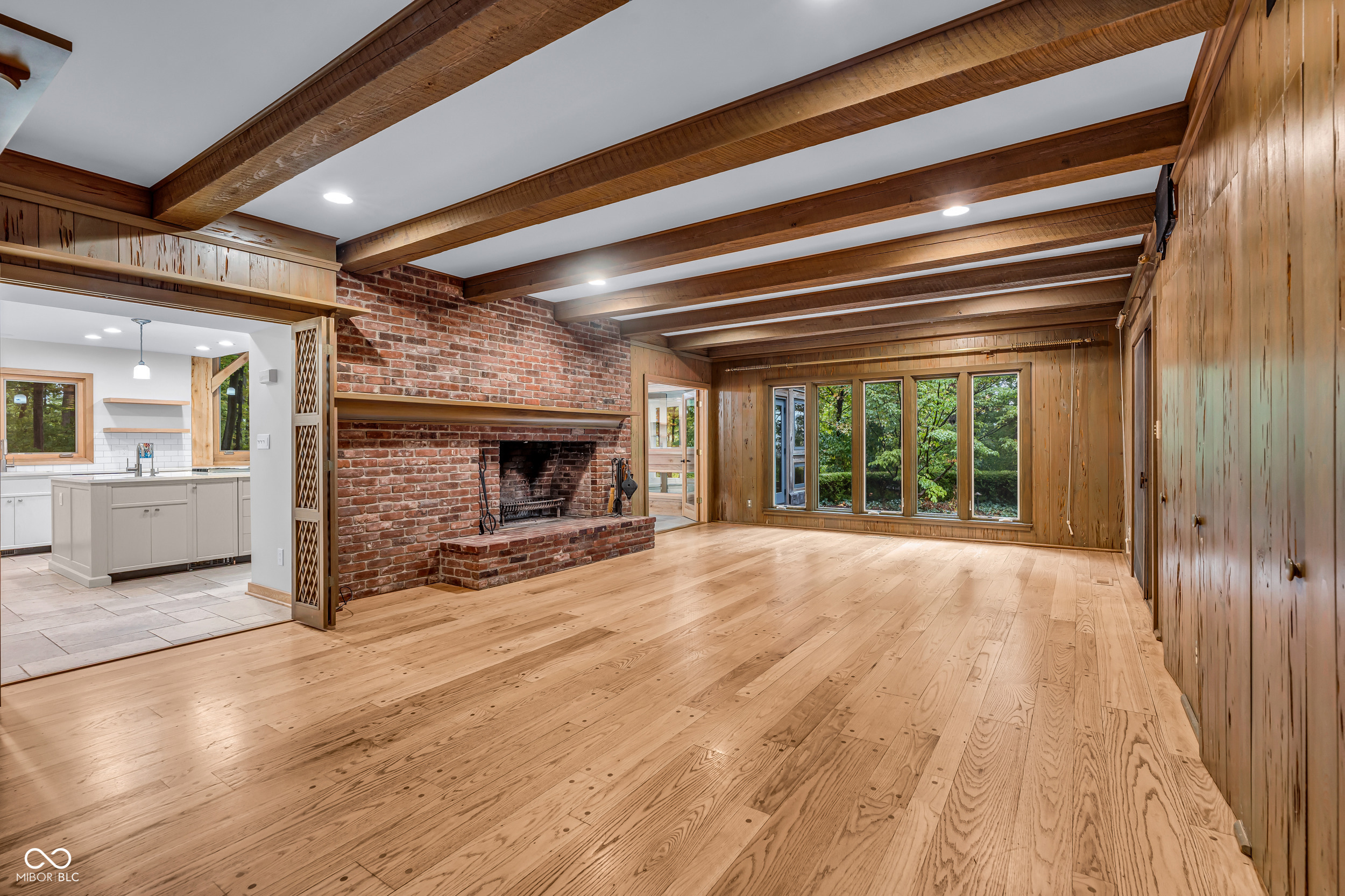 6047 Brokenhurst Road Indianapolis, IN 46220 - Photo 8 of 77