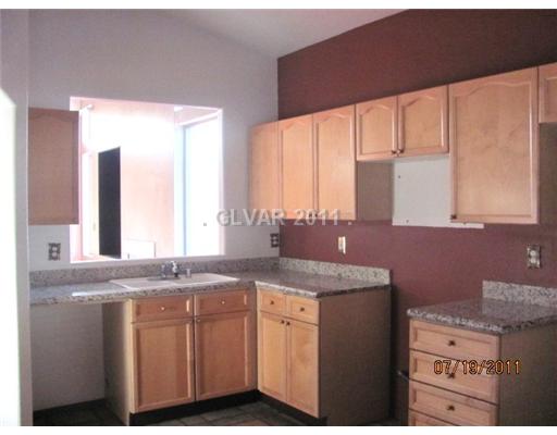7429 Alpine Ridge Street Las Vegas, NV 89131 - Photo 3 of 10 Kitchen.