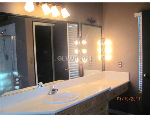 7429 Alpine Ridge Street Las Vegas, NV 89131 - Photo 8 of 10 Master Bath/Spa.