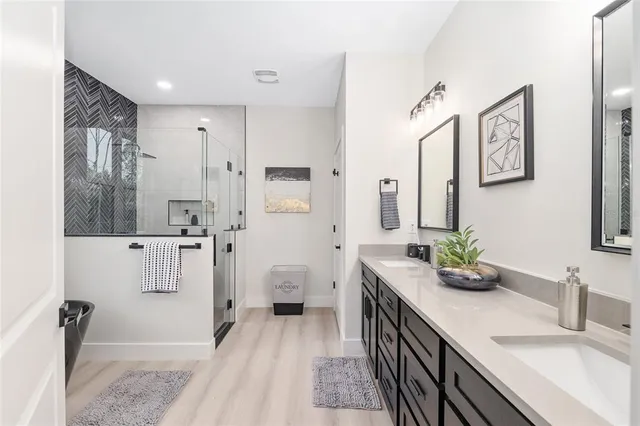 $605,000 | 4430 Northwest 18th Place, Gainesville, FL 32605