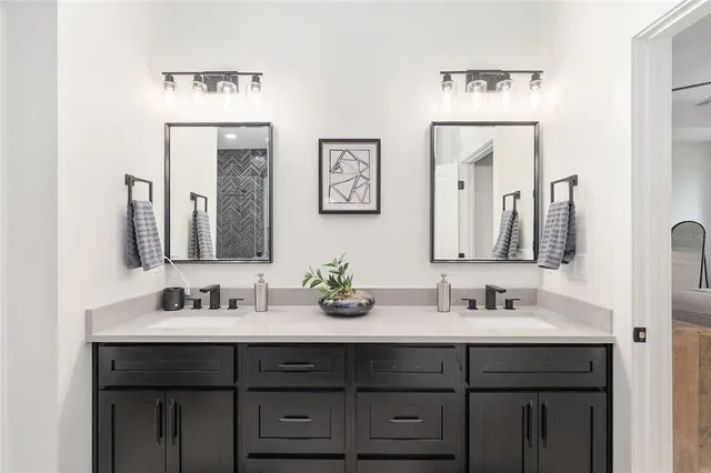 $605,000 | 4430 Northwest 18th Place, Gainesville, FL 32605