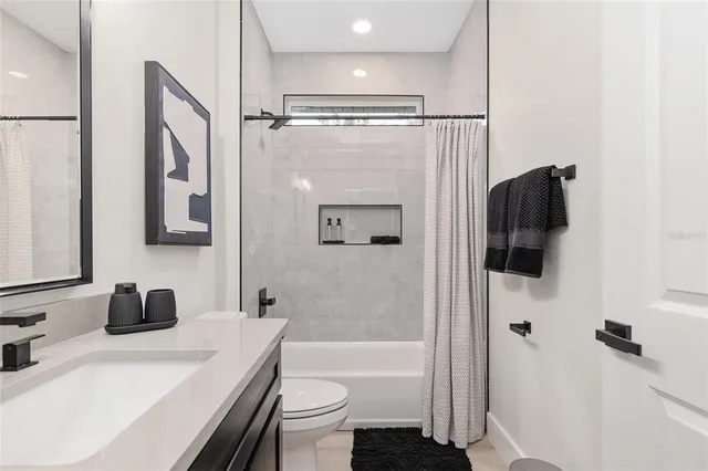 $605,000 | 4430 Northwest 18th Place, Gainesville, FL 32605