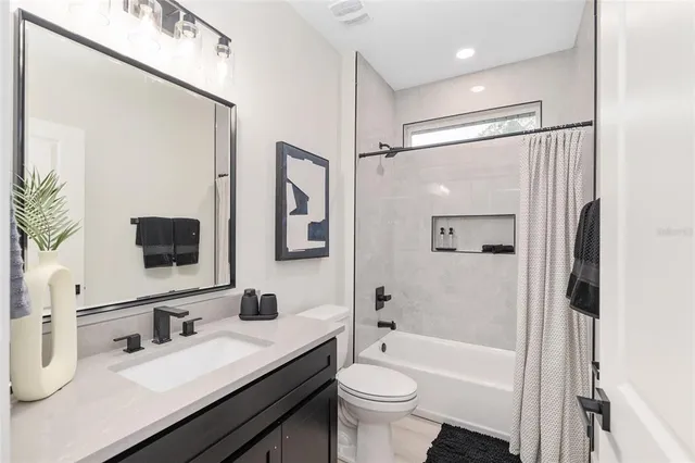 $605,000 | 4430 Northwest 18th Place, Gainesville, FL 32605