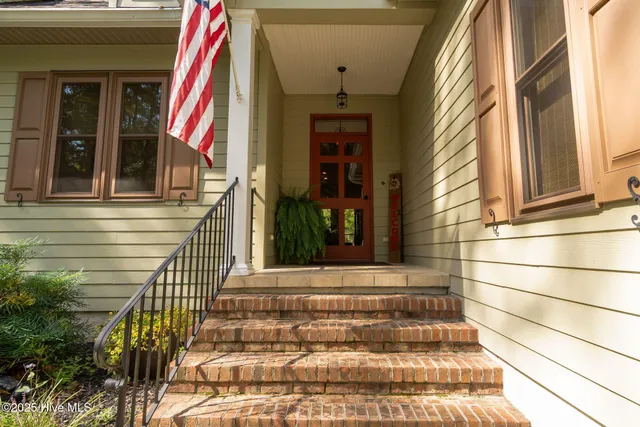 $650,000 | 138 Hughes Plantation Road, Pollocksville, NC 28573