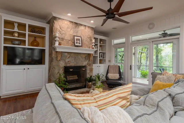 $650,000 | 138 Hughes Plantation Road, Pollocksville, NC 28573