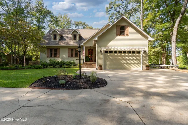 $650,000 | 138 Hughes Plantation Road, Pollocksville, NC 28573