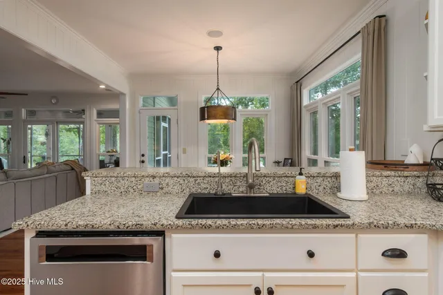 $650,000 | 138 Hughes Plantation Road, Pollocksville, NC 28573