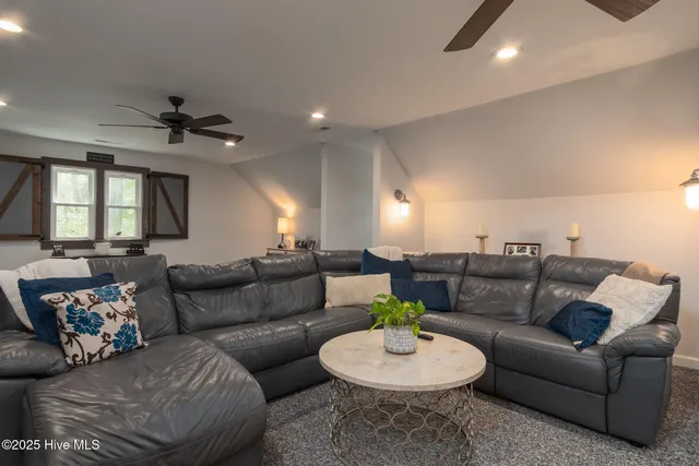 $650,000 | 138 Hughes Plantation Road, Pollocksville, NC 28573