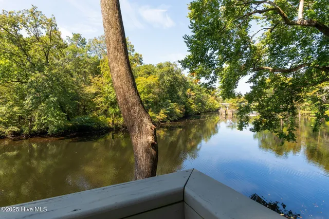 $650,000 | 138 Hughes Plantation Road, Pollocksville, NC 28573