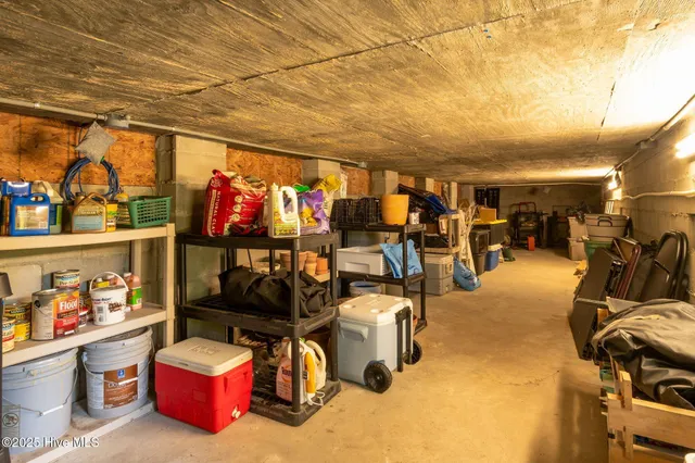 $650,000 | 138 Hughes Plantation Road, Pollocksville, NC 28573