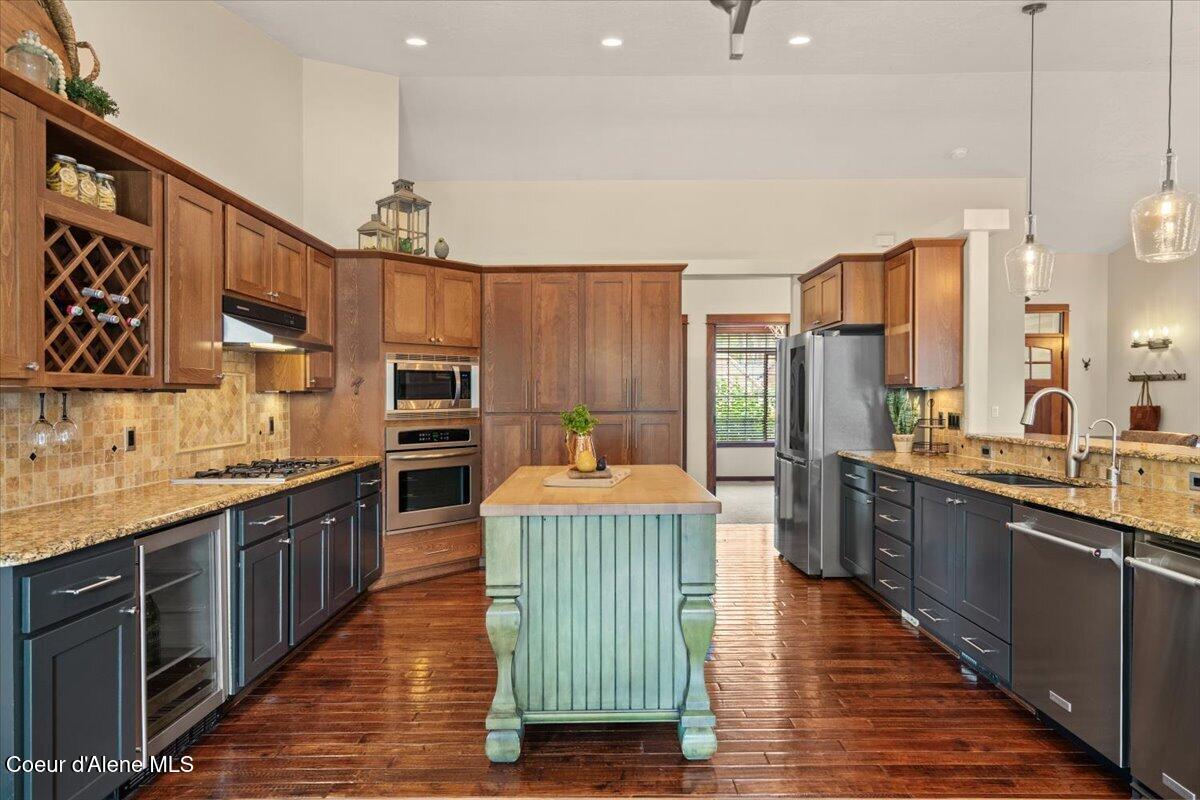357 South Cane Street Post Falls, ID 83854 - Photo 13 of 70 Granite Countertops