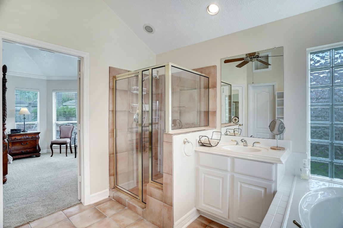 5307 Summerland Ridge Court Houston, TX 77041 - Photo 23 of 35 Double vanities