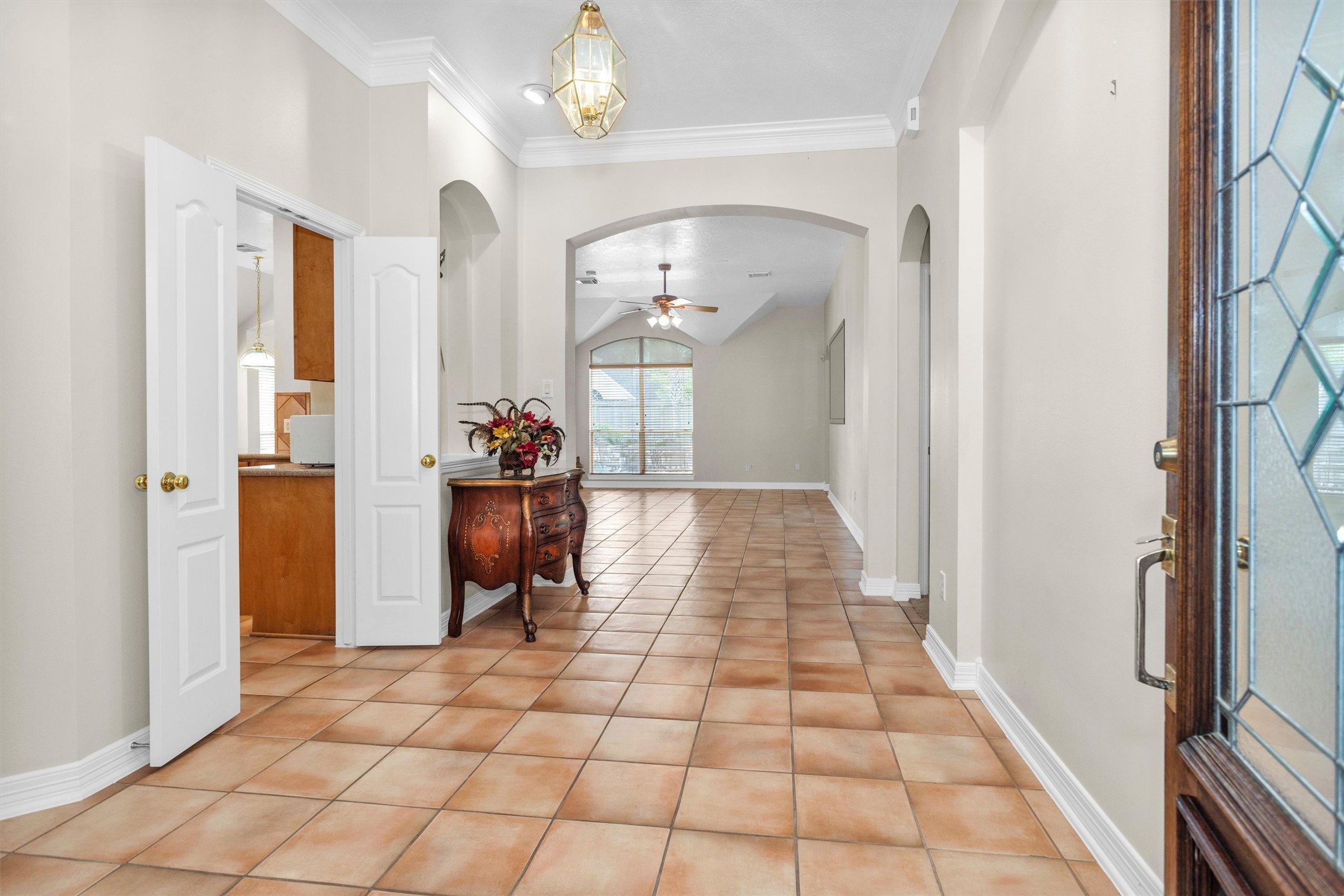 5307 Summerland Ridge Court Houston, TX 77041 - Photo 3 of 35 Tiled entry hall opens living areas