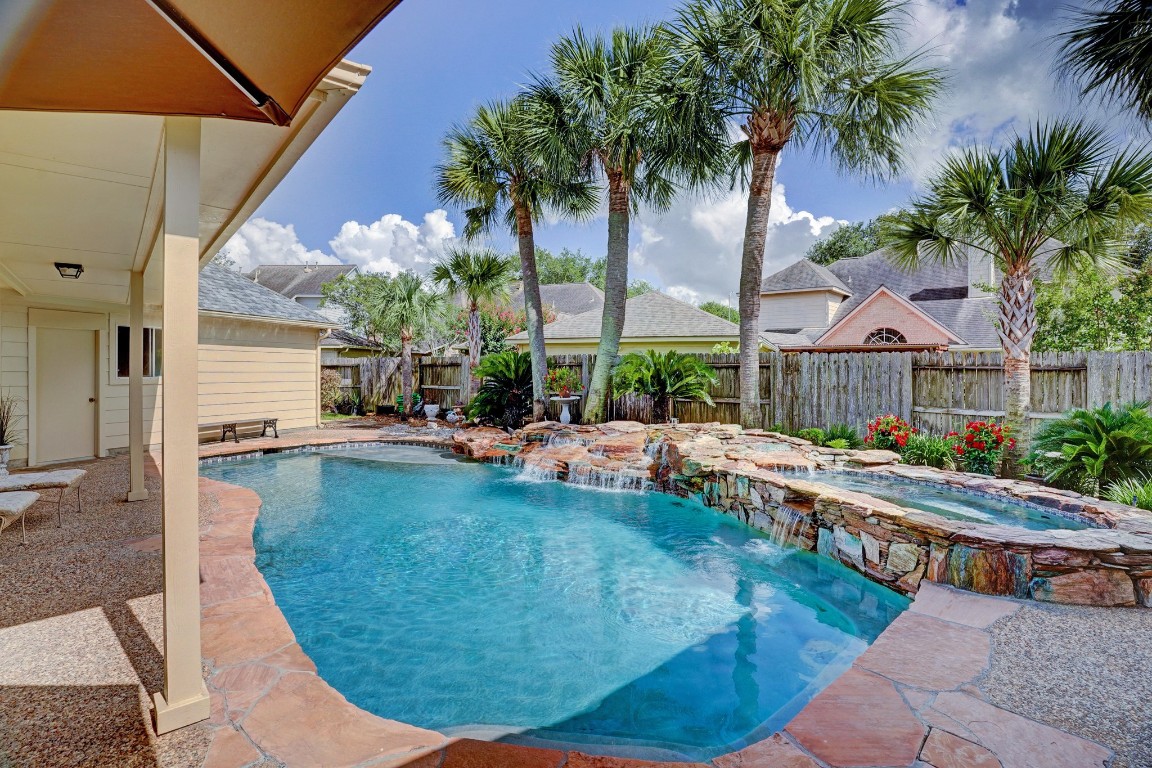 5307 Summerland Ridge Court Houston, TX 77041 - Photo 33 of 35 Pool, heated spa and waterfall. Pool maintenance incl with monthly fee