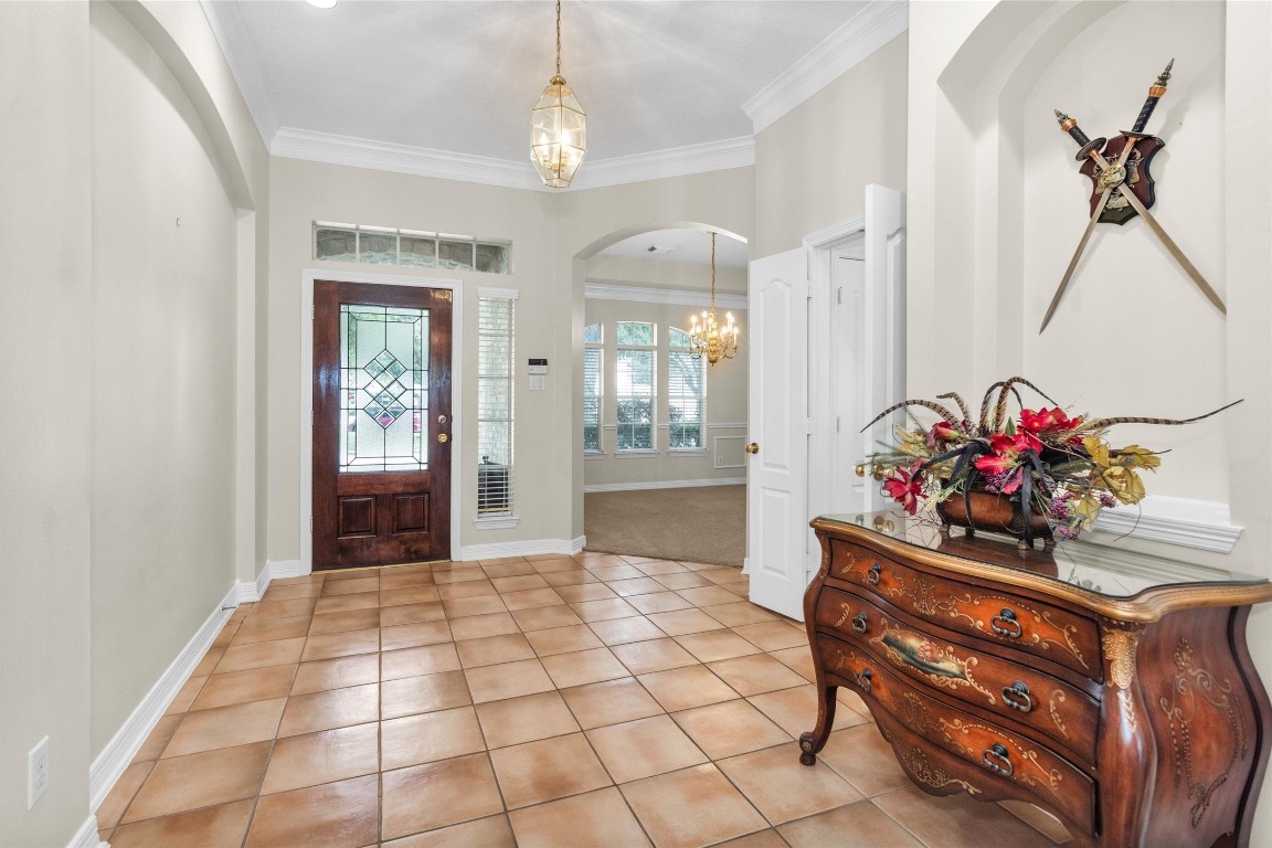 5307 Summerland Ridge Court Houston, TX 77041 - Photo 4 of 35 View of the entry hall. Landlord can provide full or partial furnishing if requested.