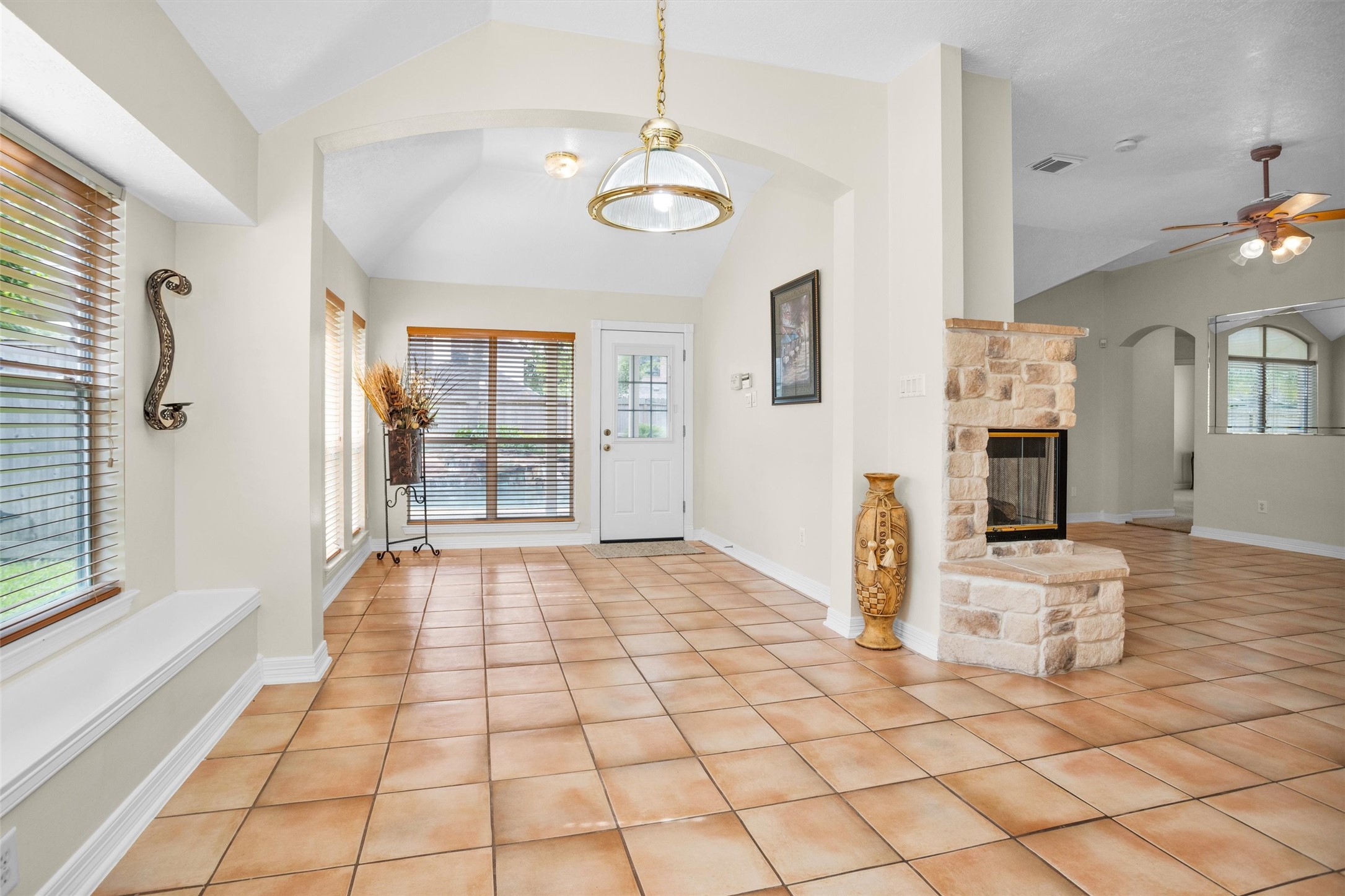 5307 Summerland Ridge Court Houston, TX 77041 - Photo 10 of 35 Breakfast area and sun room