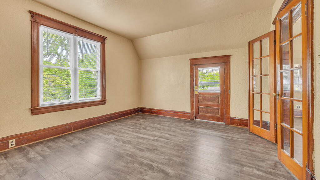 902 South 20th Street, Unit 902A Manitowoc, WI 54220 - Photo 11 of 29 Upper Bedroom 2
