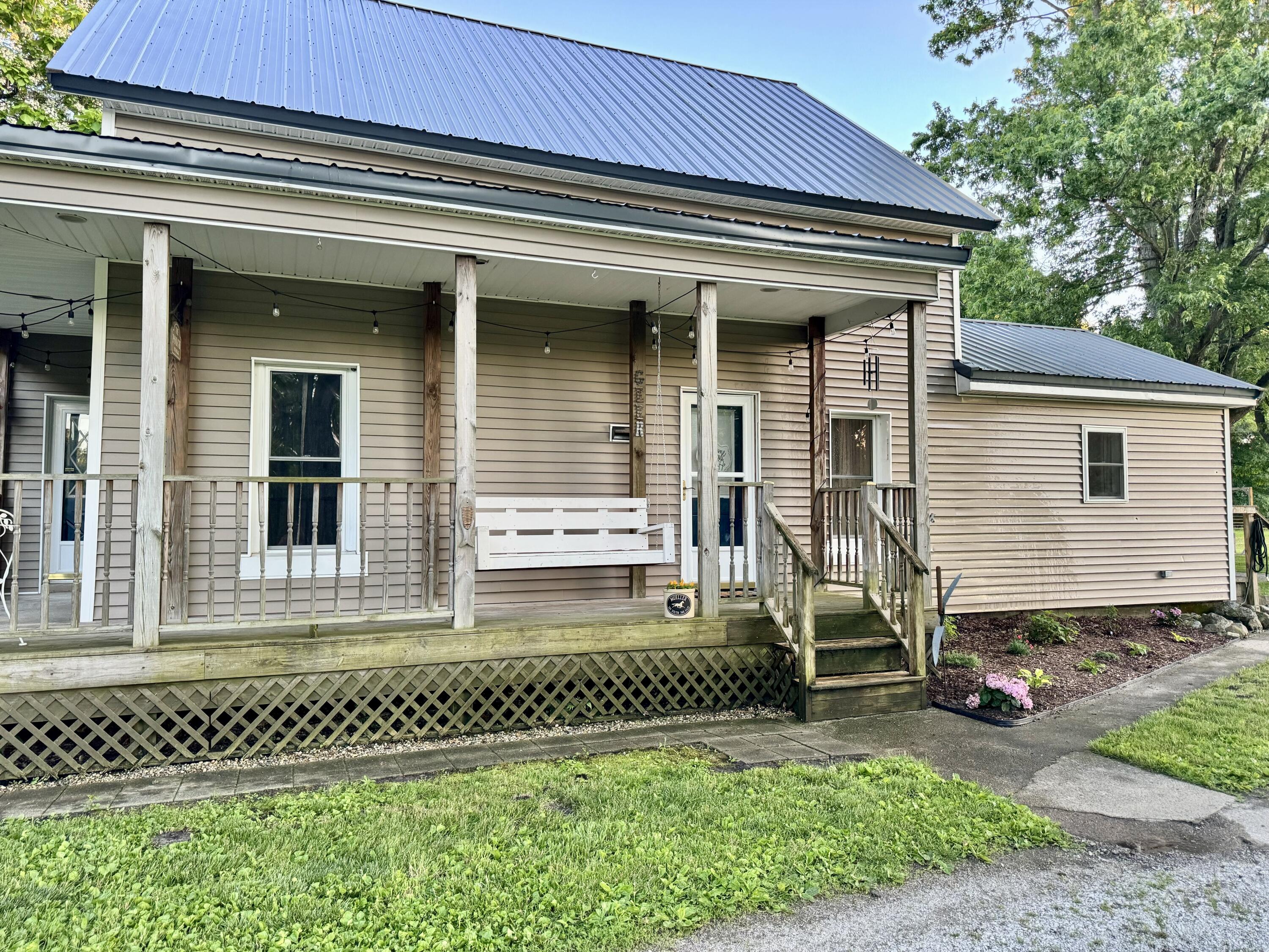 1405 South Roosevelt Road Knox, IN 46534 - Photo 2 of 25 3000x2250