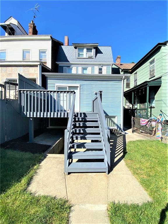1029 Evergreen Road Pittsburgh, PA 15209 - Photo 4 of 25 Rear view of deck