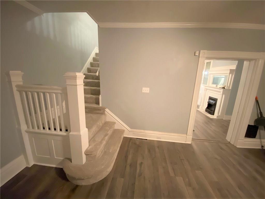 1029 Evergreen Road Pittsburgh, PA 15209 - Photo 5 of 25 Entry with new flooring, carpet and fresh paint!