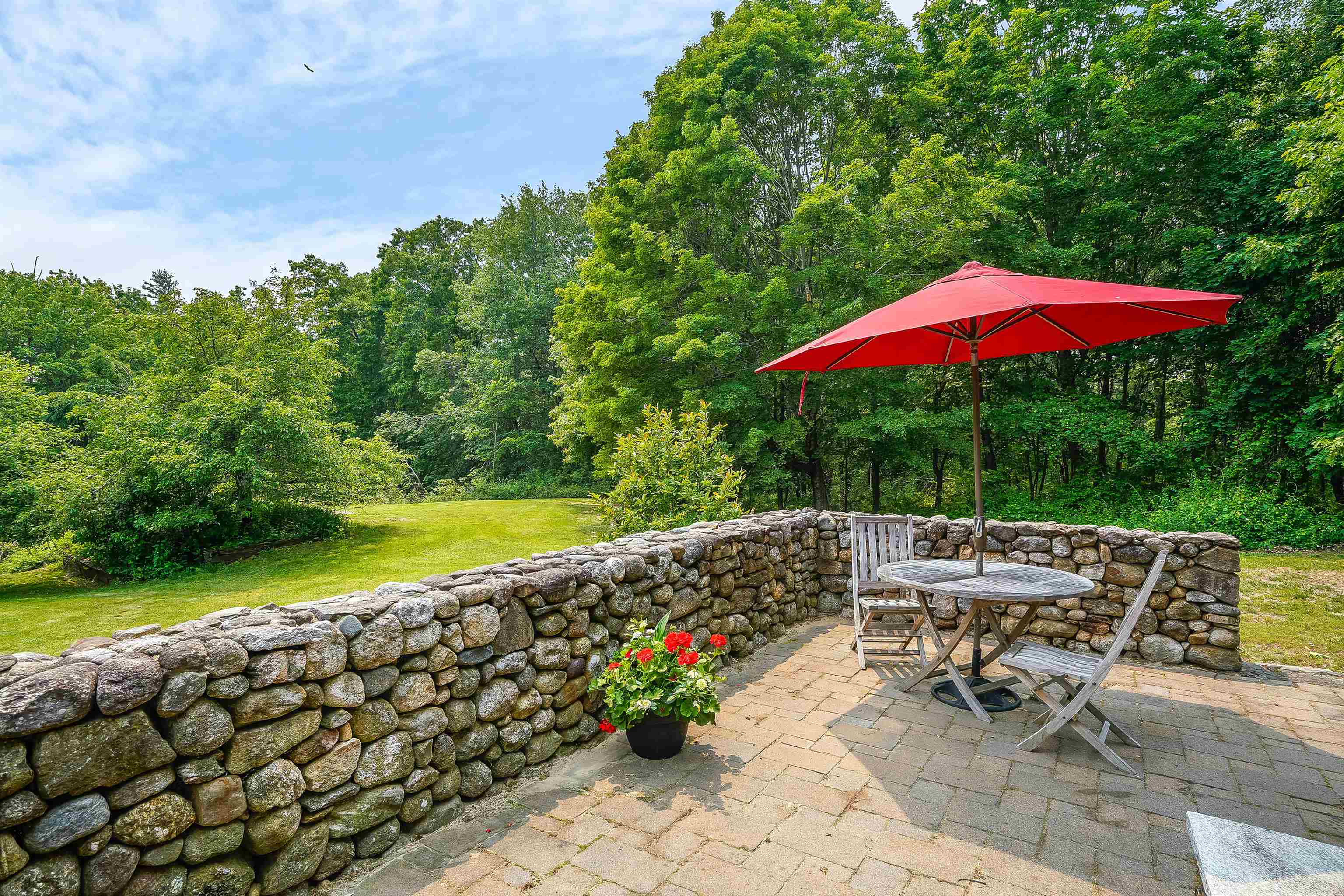 7 Wilton Road Mont Vernon, NH 03057 - Photo 3 of 39