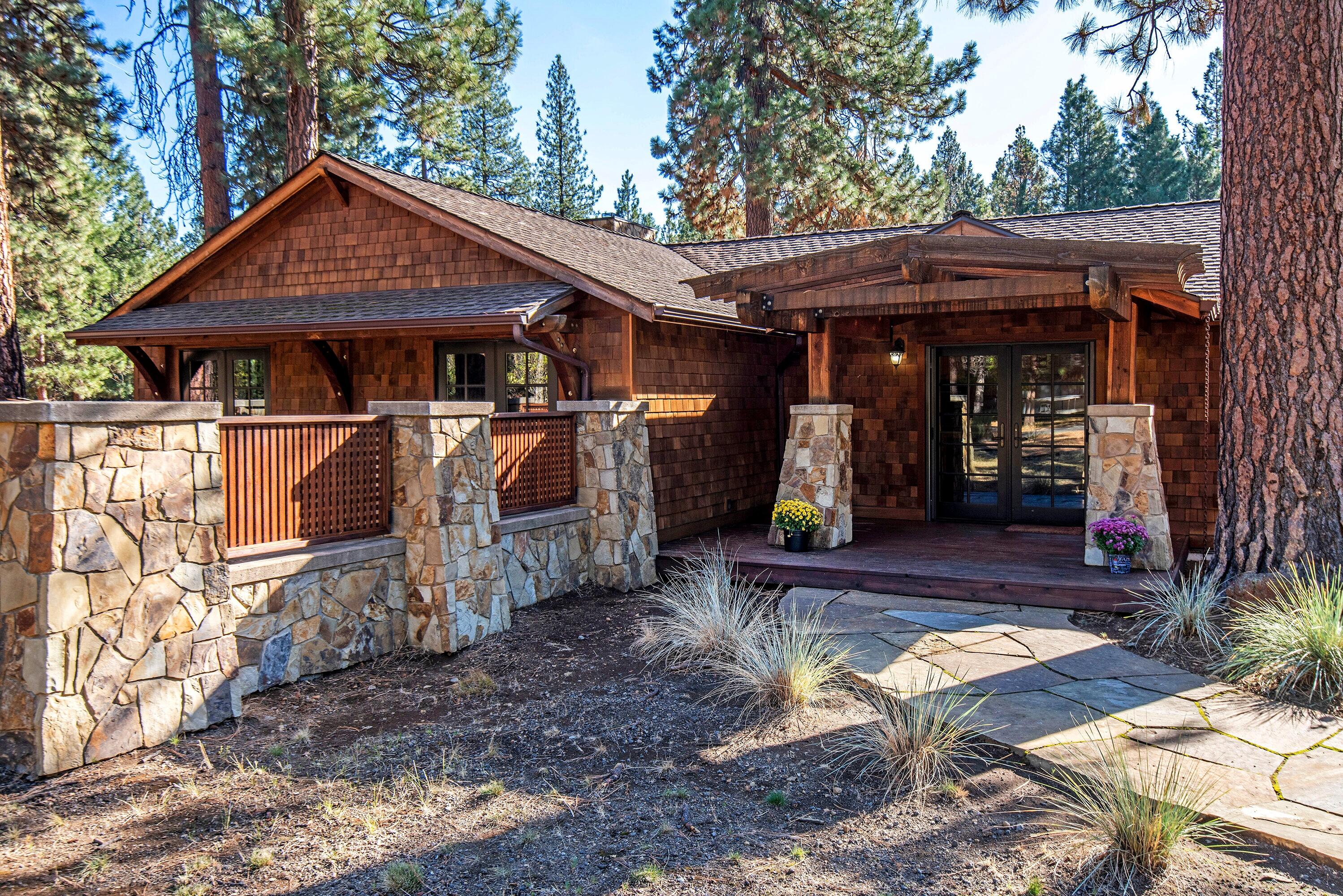 14402 Crossroads Loop Sisters, OR 97759 - Photo 4 of 50 4