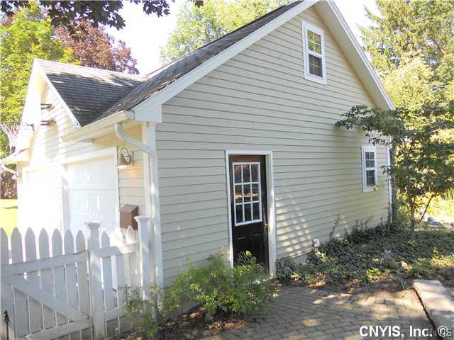 11 Orchard Road Skaneateles, NY 13152 - Photo 18 of 24 Parking Lot/Garage