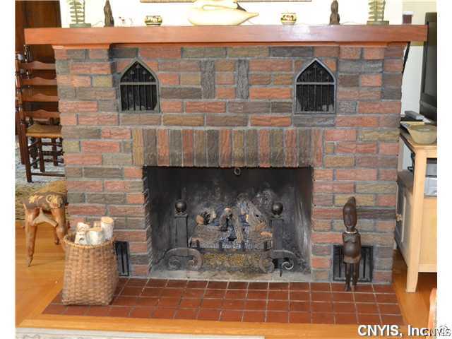 11 Orchard Road Skaneateles, NY 13152 - Photo 7 of 24 Living Room Enjoy taking the chill off cool nights