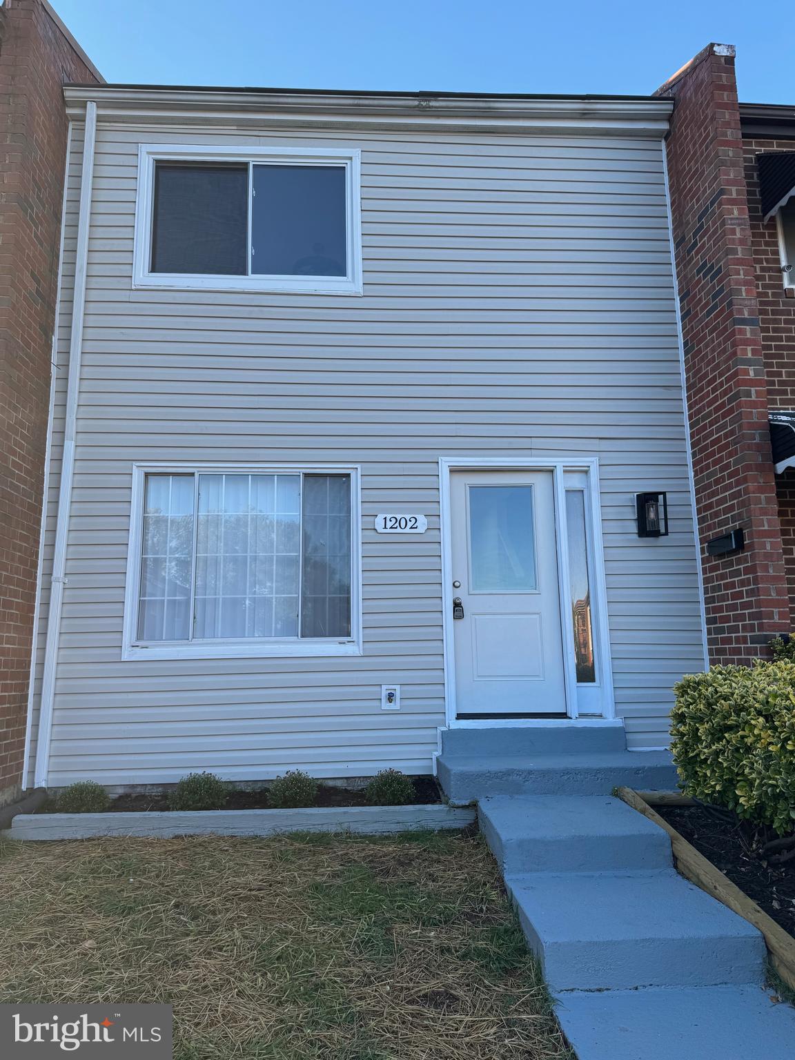 a view of front of a house