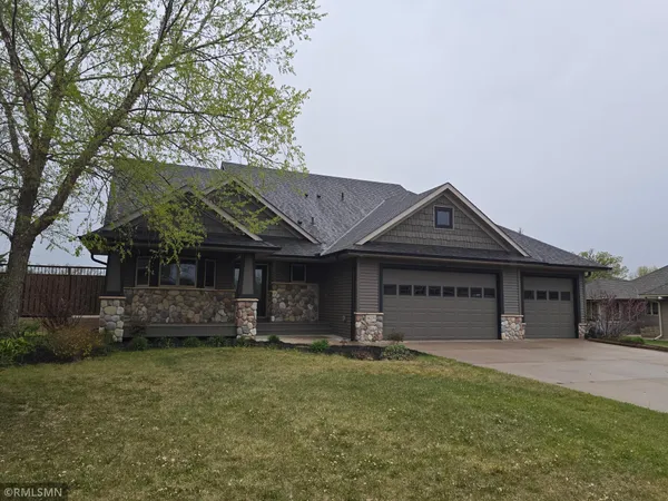 $515,000 | 38270 Everett Avenue, North Branch, MN 55056