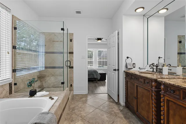 $699,000 | 35 Outervale Place, The Woodlands, TX 77381