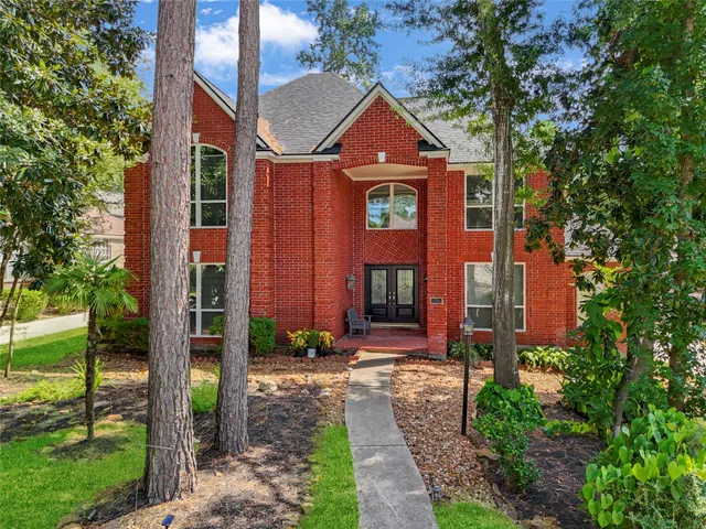 $699,000 | 35 Outervale Place, The Woodlands, TX 77381