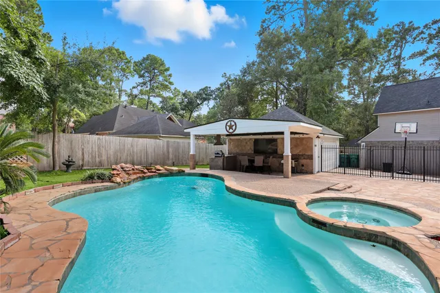 $699,000 | 35 Outervale Place, The Woodlands, TX 77381