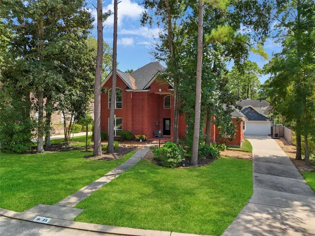 $699,000 | 35 Outervale Place, The Woodlands, TX 77381