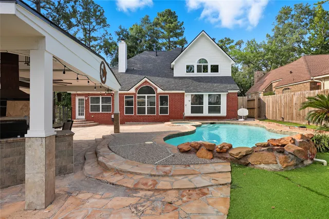 $699,000 | 35 Outervale Place, The Woodlands, TX 77381