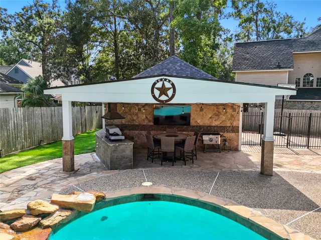 $699,000 | 35 Outervale Place, The Woodlands, TX 77381