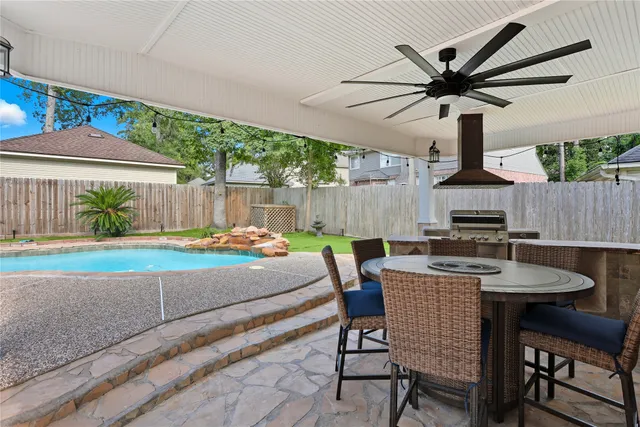 $699,000 | 35 Outervale Place, The Woodlands, TX 77381