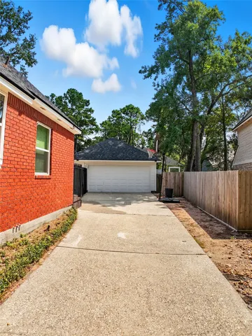 $699,000 | 35 Outervale Place, The Woodlands, TX 77381