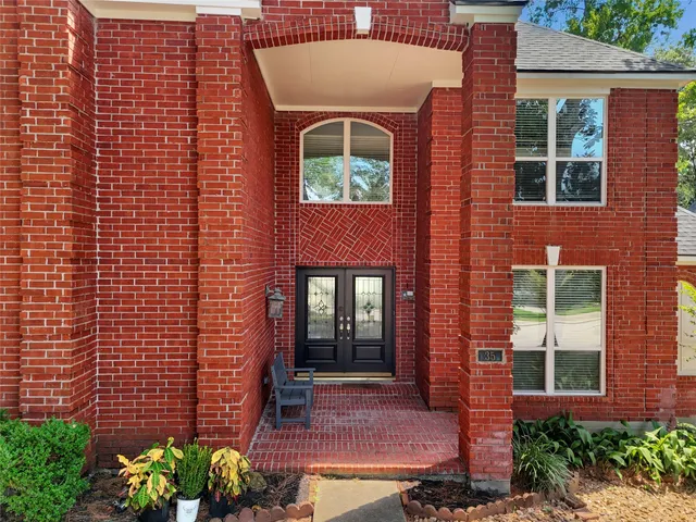 $699,000 | 35 Outervale Place, The Woodlands, TX 77381