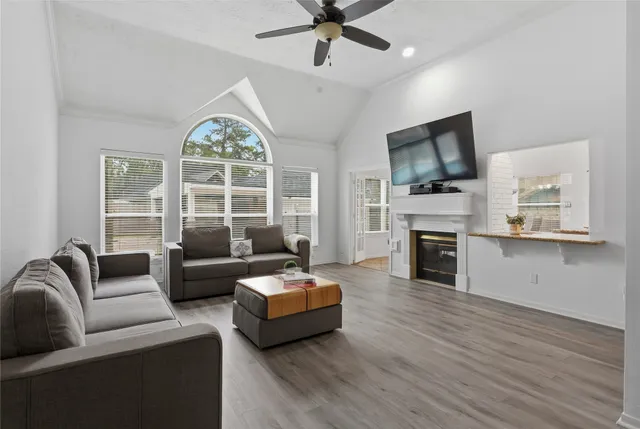 $699,000 | 35 Outervale Place, The Woodlands, TX 77381