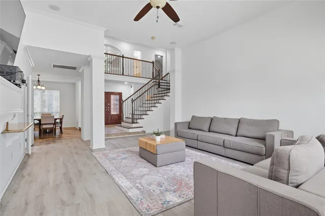 $699,000 | 35 Outervale Place, The Woodlands, TX 77381