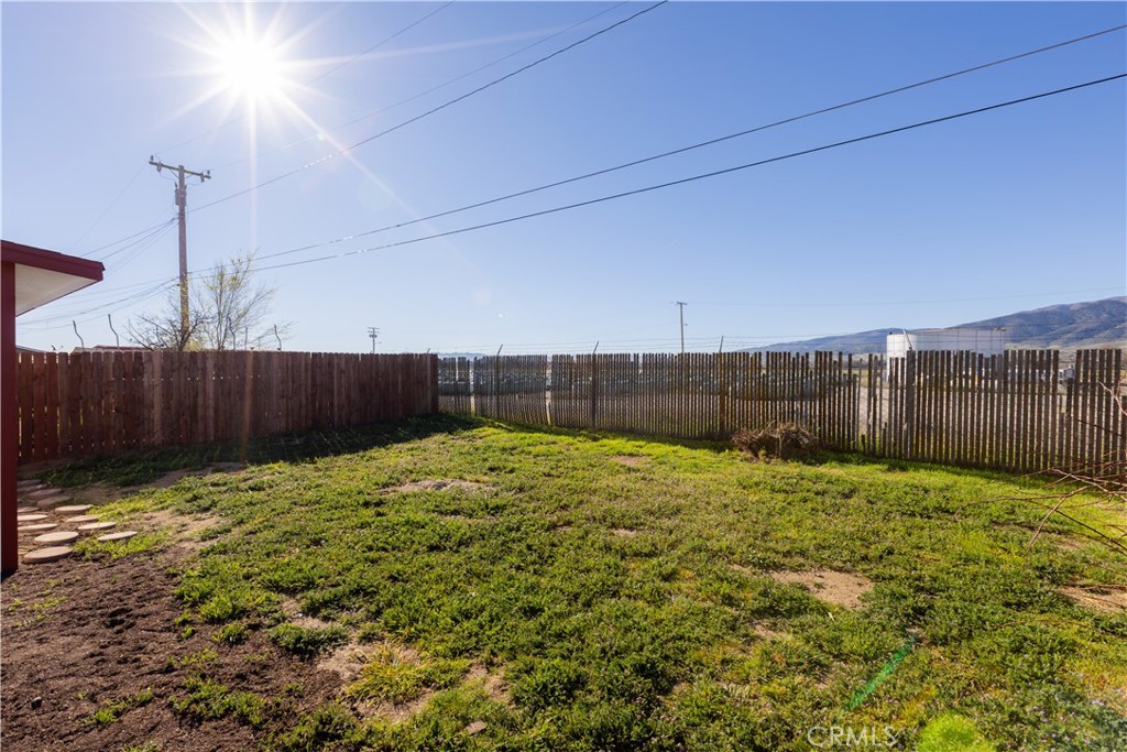 49513 Michael Tehachapi, CA 93561 - Photo 5 of 39