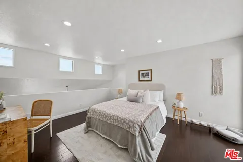 $1,075,000 | 12515 Pacific Avenue, Unit 208, Los Angeles, CA 90066