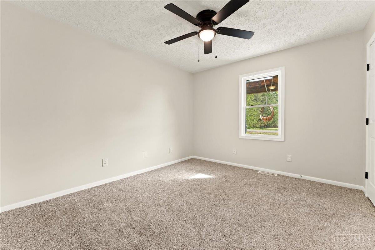 1003 Cross Road Winchester, OH 45697 - Photo 22 of 57