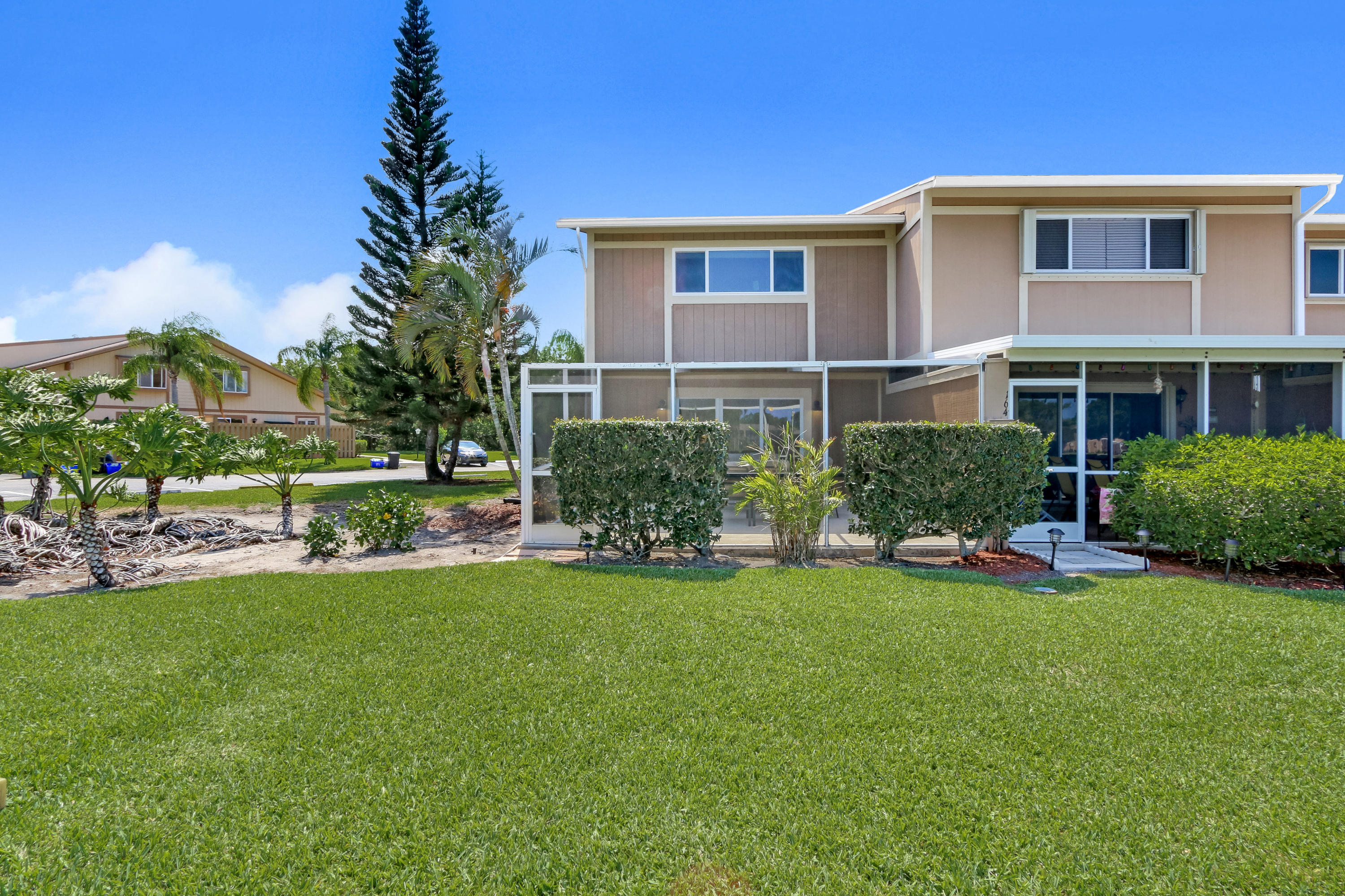 165 Maplecrest Cir