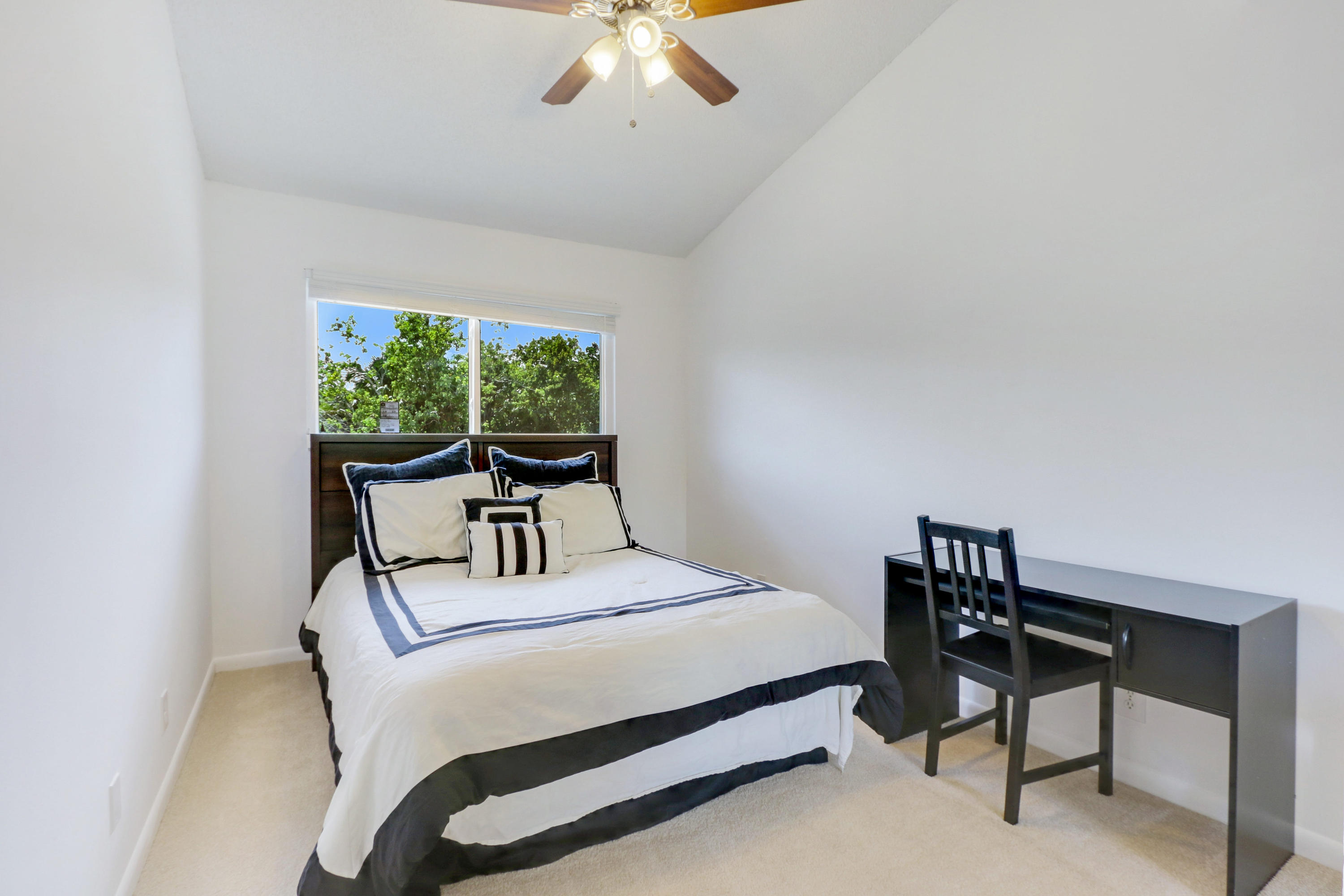 165 Maplecrest Circle Jupiter, FL 33458 - Photo 16 of 25 165 Maplecrest Cir Jupiter FL-print-014-