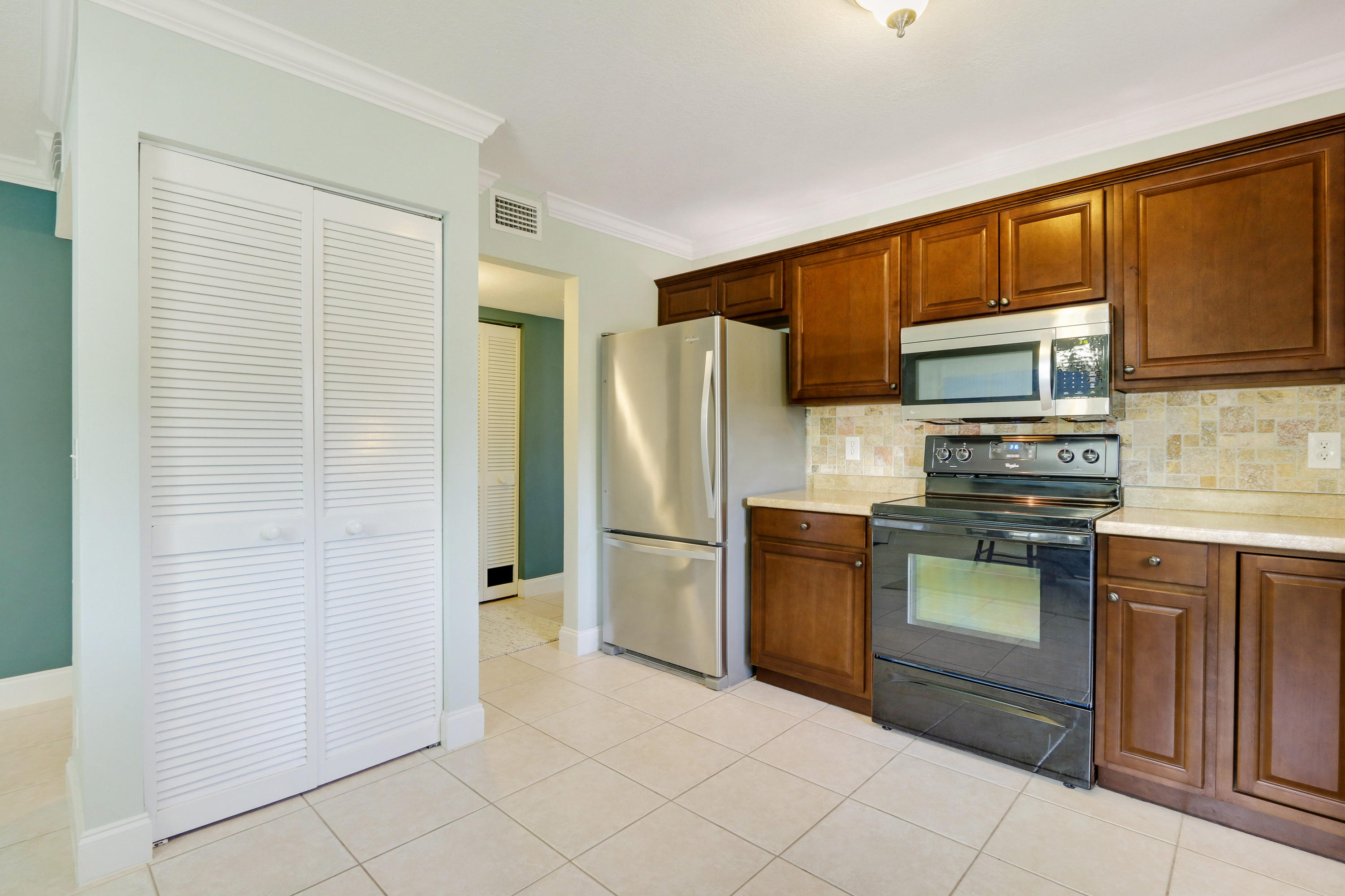165 Maplecrest Circle Jupiter, FL 33458 - Photo 6 of 25 165 Maplecrest Cir Jupiter FL-print-007-
