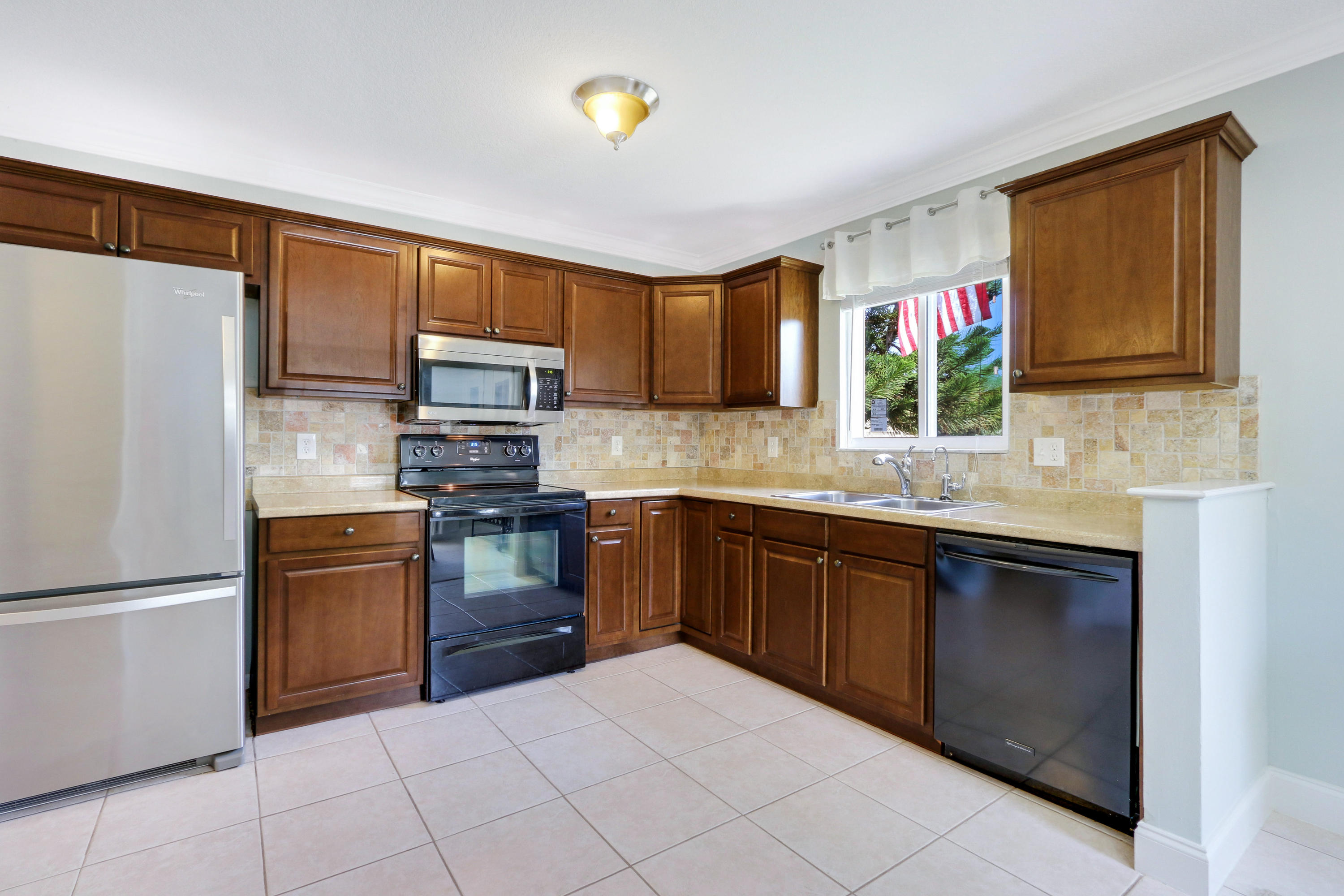 165 Maplecrest Circle Jupiter, FL 33458 - Photo 7 of 25 165 Maplecrest Cir Jupiter FL-print-006-