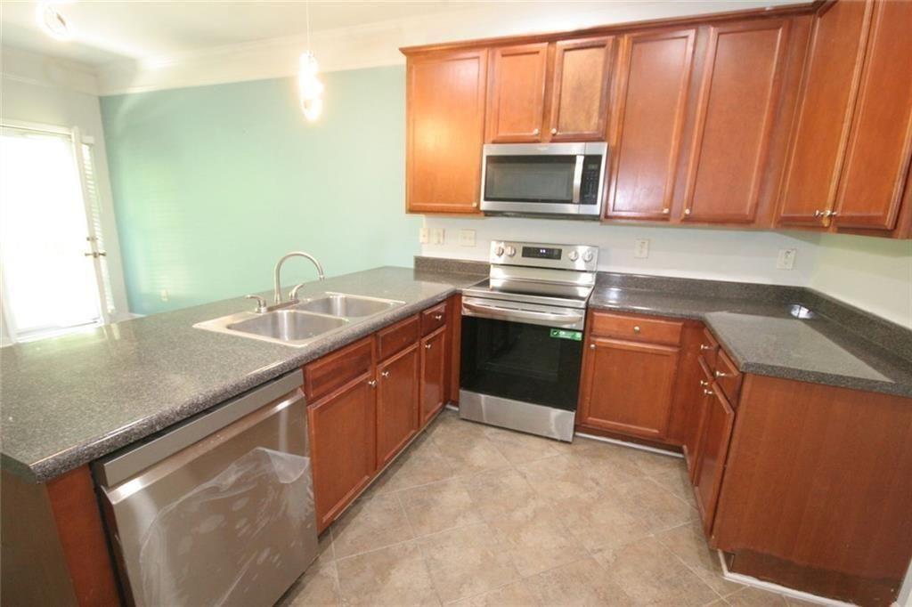 4991 Lower Elm Street Atlanta, GA 30349 - Photo 3 of 21
