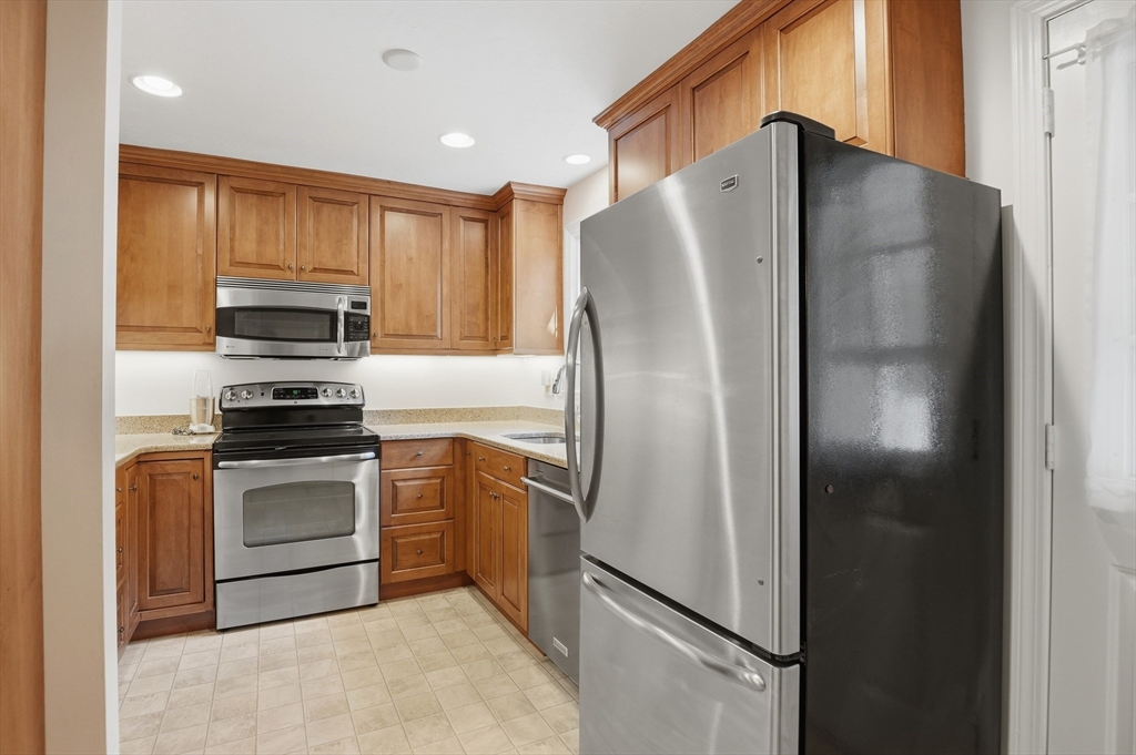 5 Tuck Farm Road, Unit 4 Auburn, MA 01501 - Photo 8 of 29 Gallery Image 8